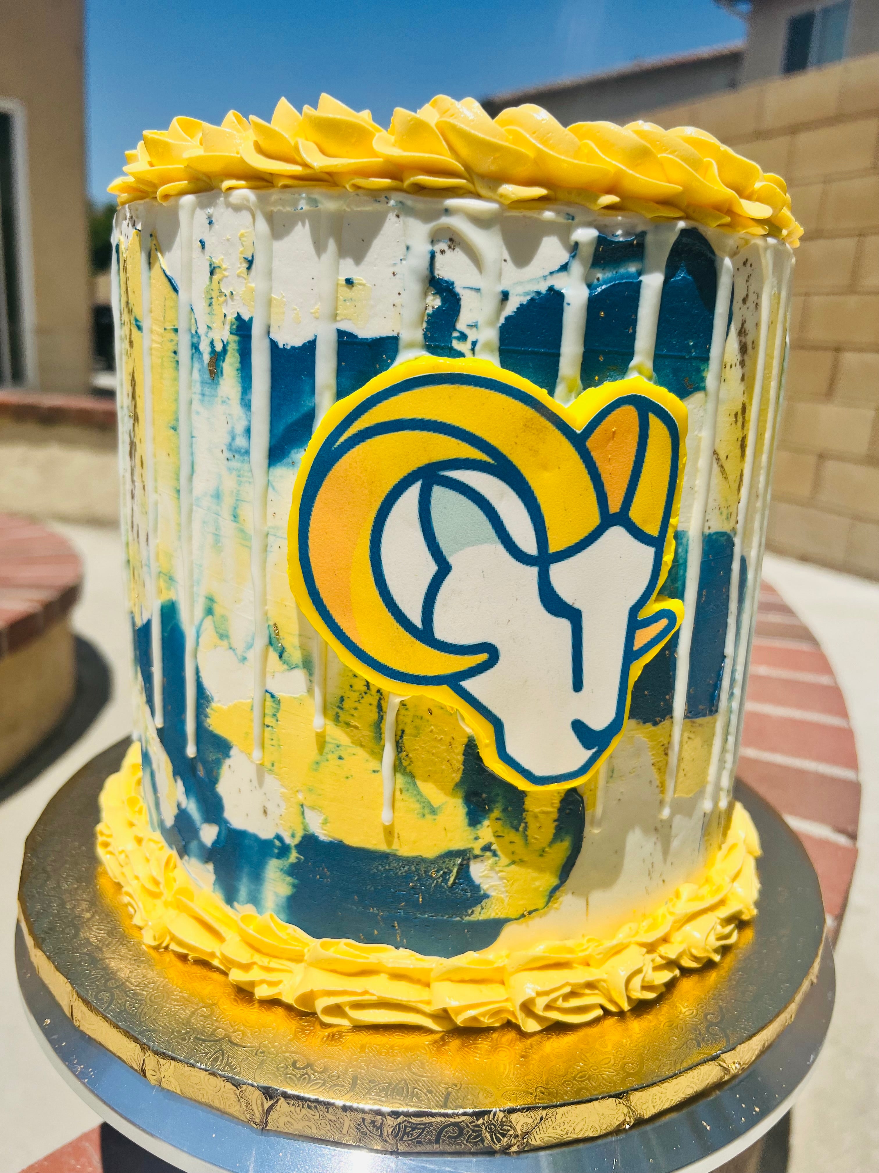 Custom Cake 8"